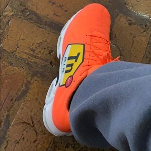 Meet your Posher, Earl